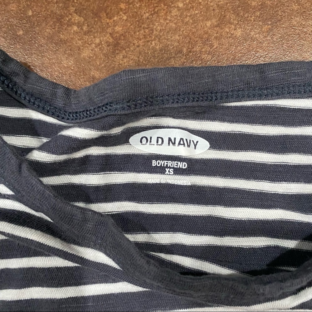 Old Navy Black and White Striped Short Sleeve Tee - Picture 4 of 7